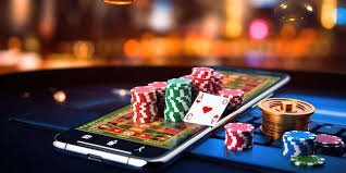 Pemain bingo NusaSlots merayakan kemenangan full house dalam sesi bingo online dengan tampilan hadiah bertingkat