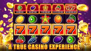 Pemain menikmati live casino NusaSlots dari perangkat mobile dengan tampilan meja baccarat yang responsif dan jernih